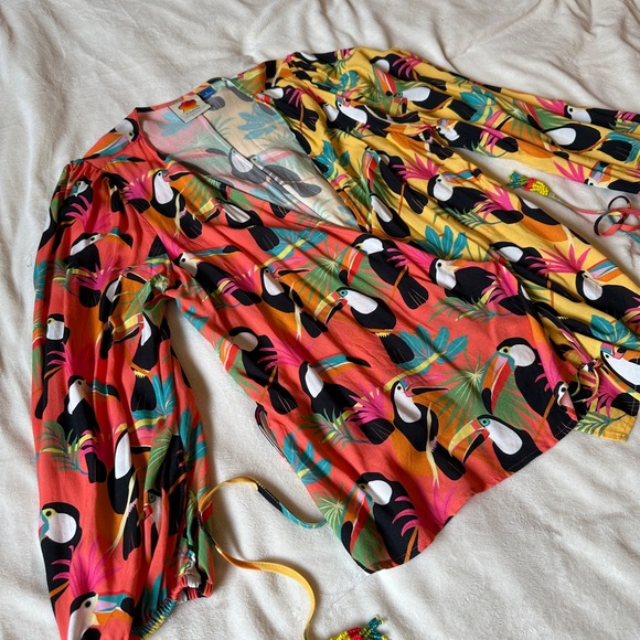 Discontinued FARM for Anthropologie Farm Rio Rainforest Wrap Blouse Toucans - Picture 11 of 12